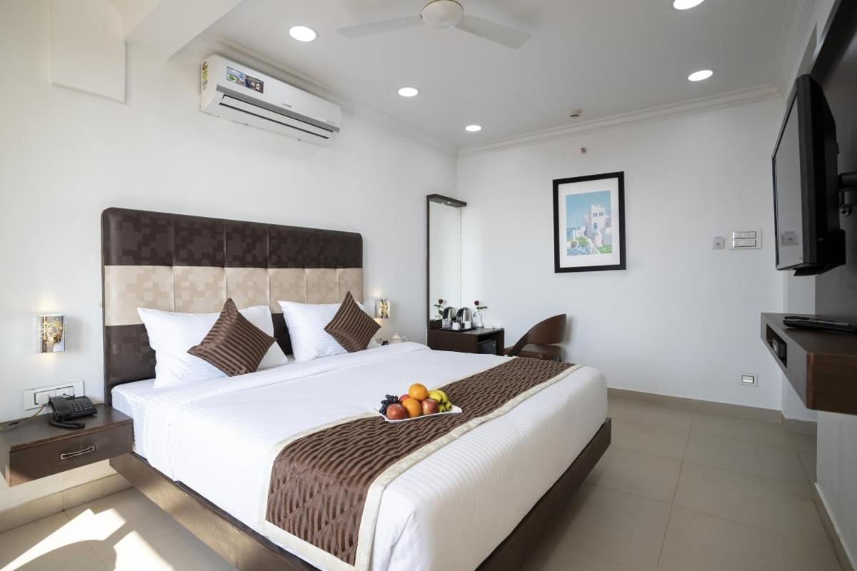 Sairaj Beach Resort Calangute Exterior photo